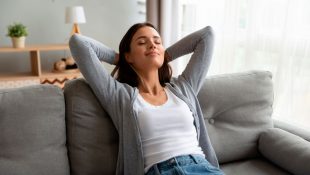 Мягкая мебель для дома: 5 ключевых нюансов правильного выбора 🛋️✨